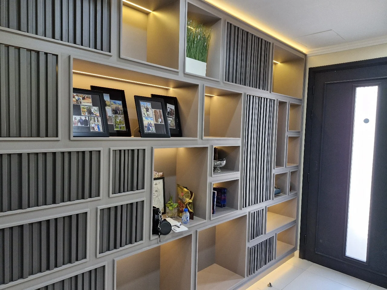 Contemporary Living image 4