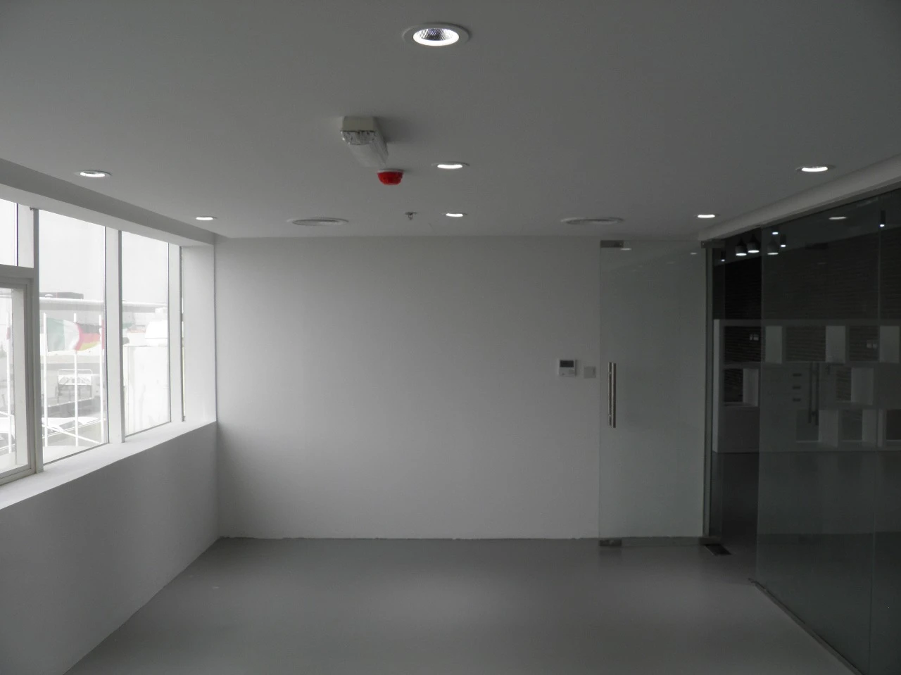 Modern Apartment image 5